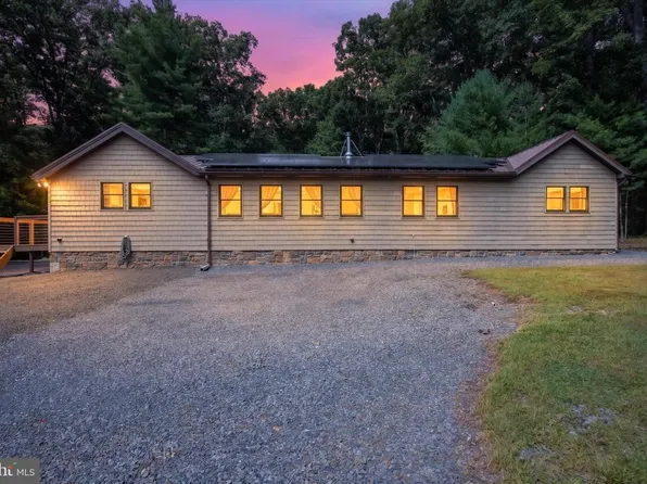 156 Teaberry Ln, Tower City, PA 17980