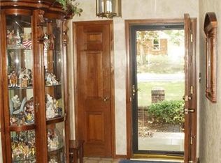 4225 Valley View Rd, Leavenworth, KS 66048