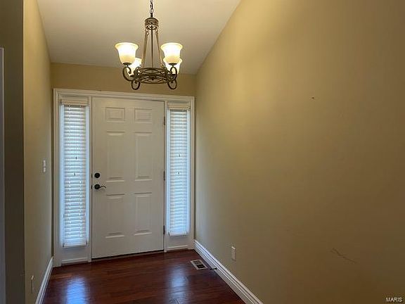 5th image of 3137 Park Place Dr