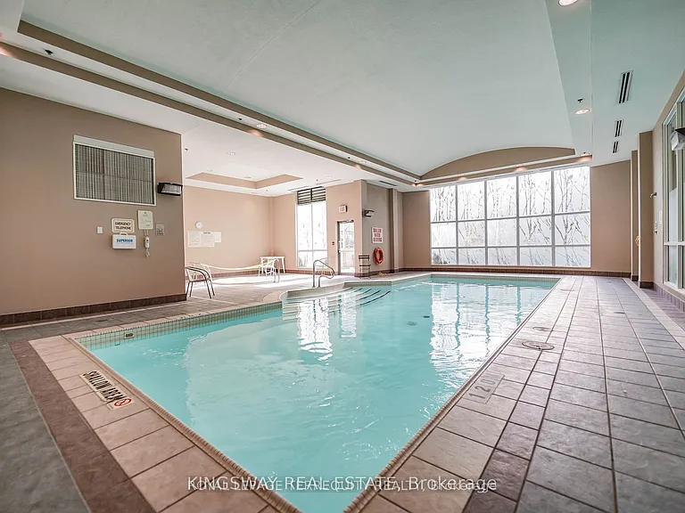 7 Lorraine Dr #812 — Photo 32