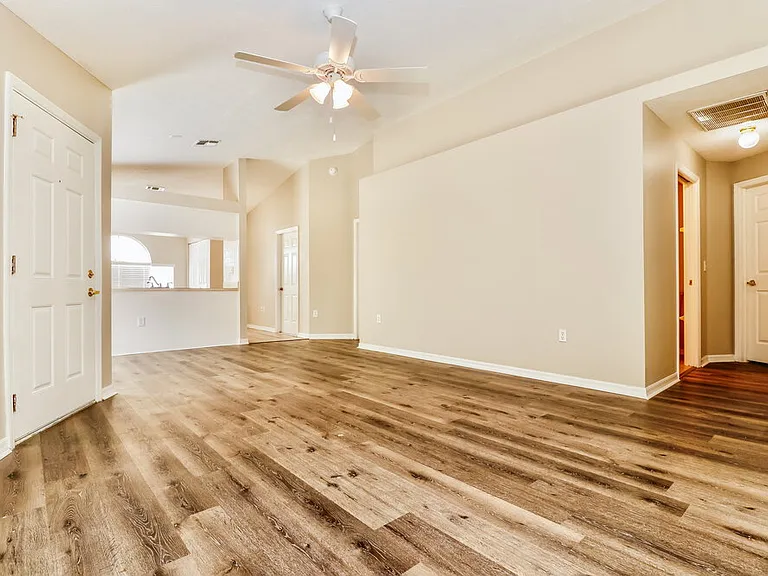 7918 Barclay Rd — Photo 5