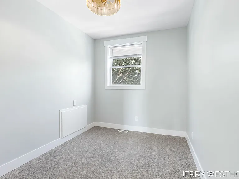 715 Butterworth St SW #4 — Photo 20