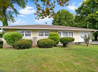 709 Rugby Rd, Phillipsburg, NJ 08865