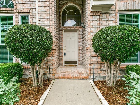 5th image of 8421 Gateway Dr