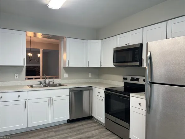 4748 Greenlaw Dr, Virginia Beach, VA 23464