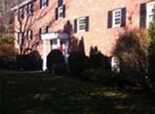 5 Powder House Ln APT 1, Manchester, MA 01944