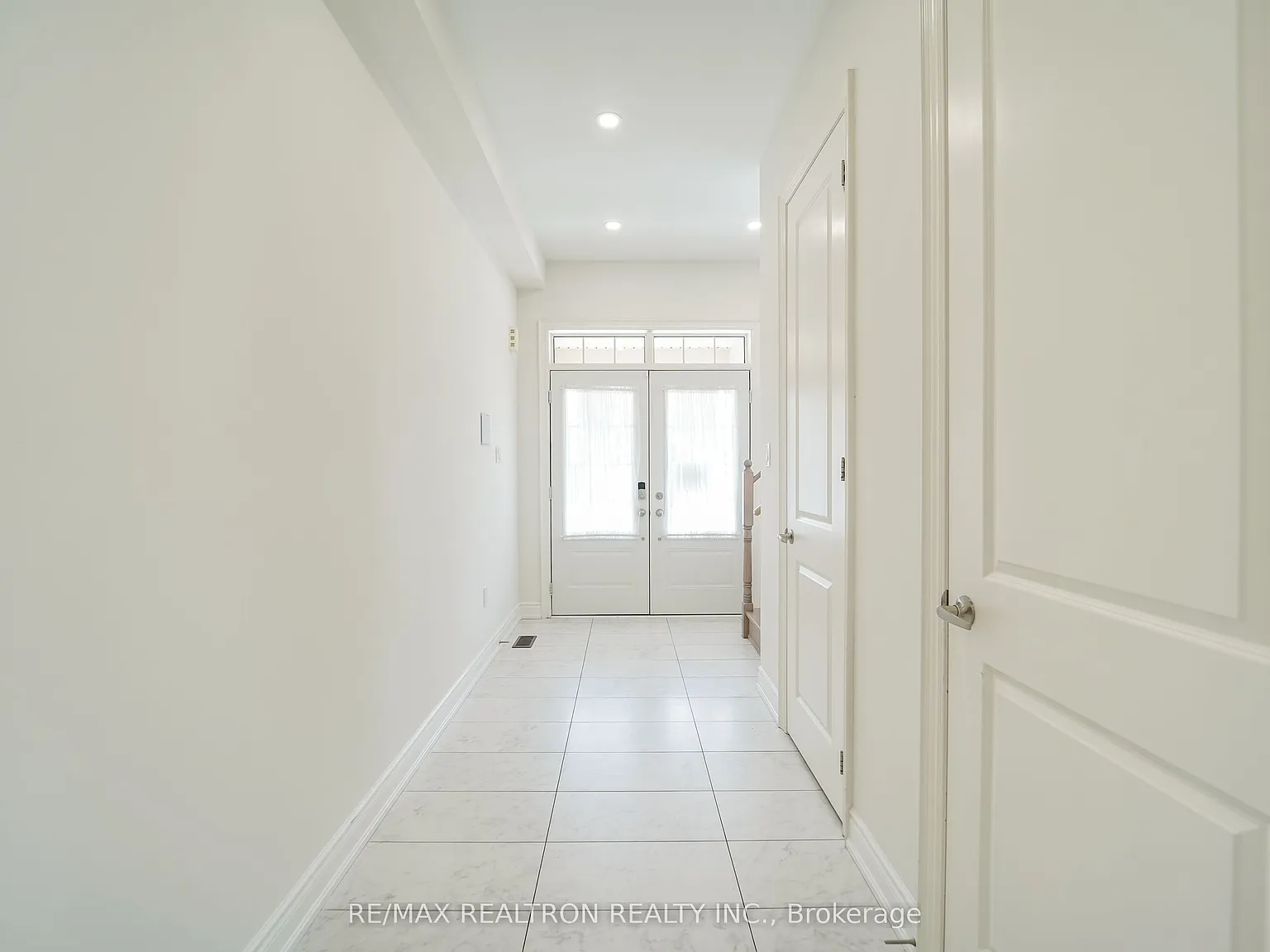 4 bed, $3,450 — Photo 4