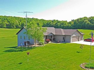 N9508 Pleasant Hill Rd, Iola, WI 54945