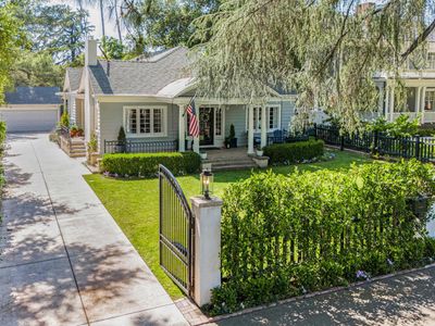 863 N Hill Ave, Pasadena, CA, 91104