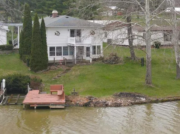 895 Lakeview Dr, Willard, OH 44890