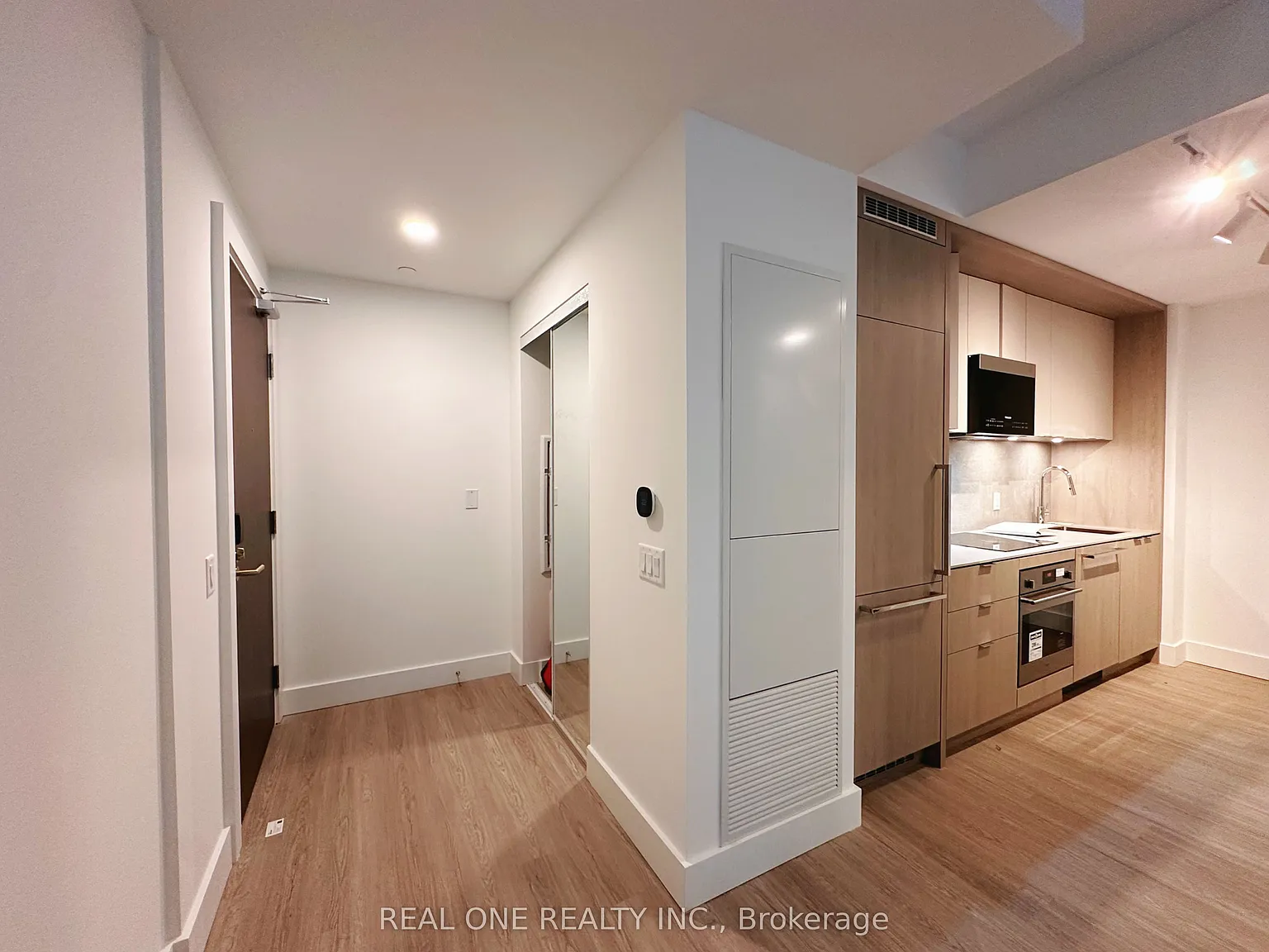 Studio, $1,700 — Photo 2