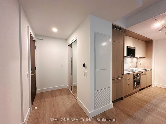 2nd image of 6 Greenbriar Rd #328