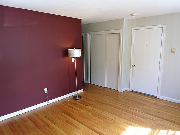 4th image of 48 Essex St APT 1