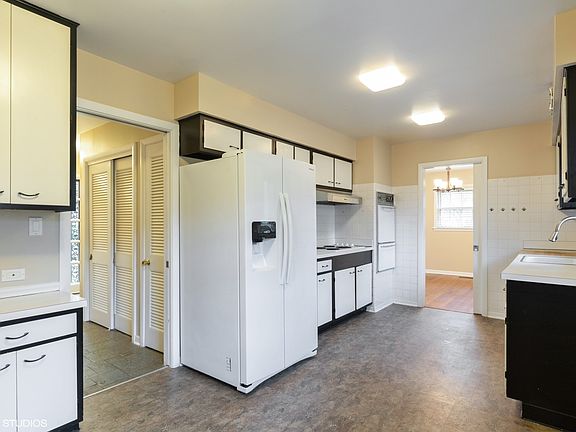 4th image of 2200 Sandy Ln