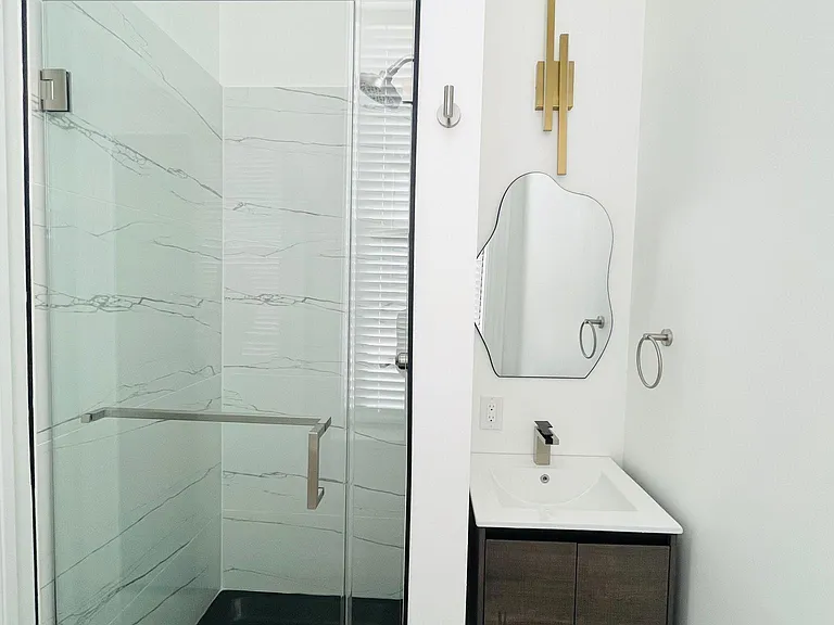 601 York St #1 — Photo 8