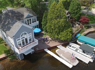 560 Barron Dr, Lake Orion, MI 48362