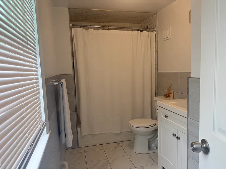37 Edgemont Rd #2A — Photo 9