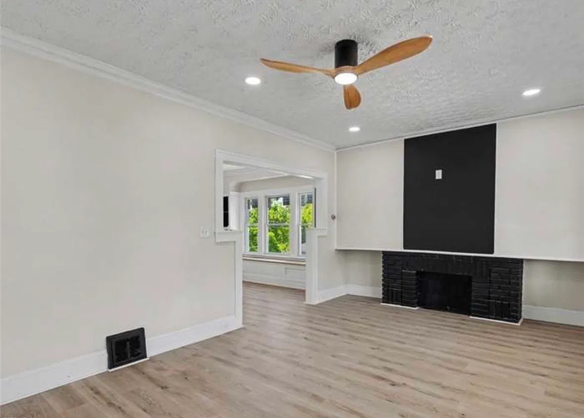 3 bed, $1,250 — Photo 2