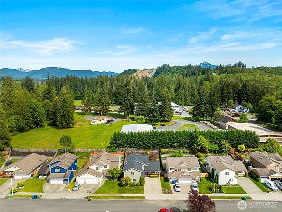2nd image of 807 Darwins Way