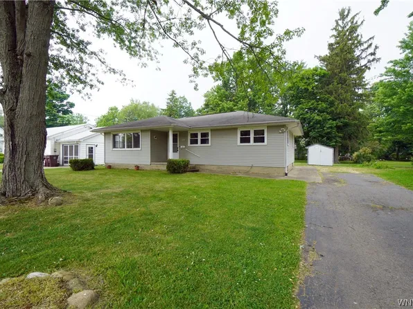 2852 Roswell Pkwy, Eden, NY 14057