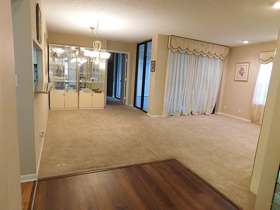 4th image of 5442 Firenze Dr APT A