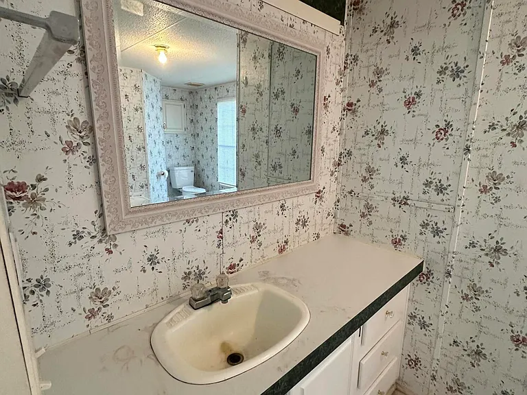 6343 Beloit Ave — Photo 10