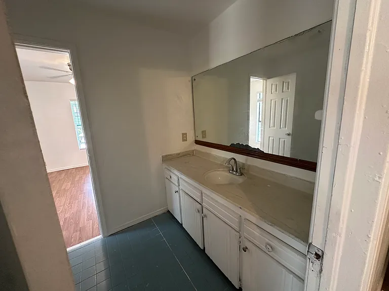 7833 S Harvard Ave — Photo 10