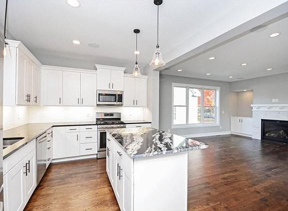 2nd image of 3305 35th Ave S