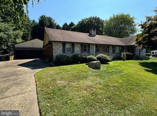 3565 Brae Bourn Dr, Huntingdon Valley, PA 19006