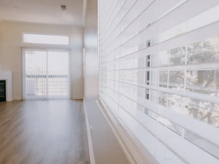 Meridian Apartments — Photo 26
