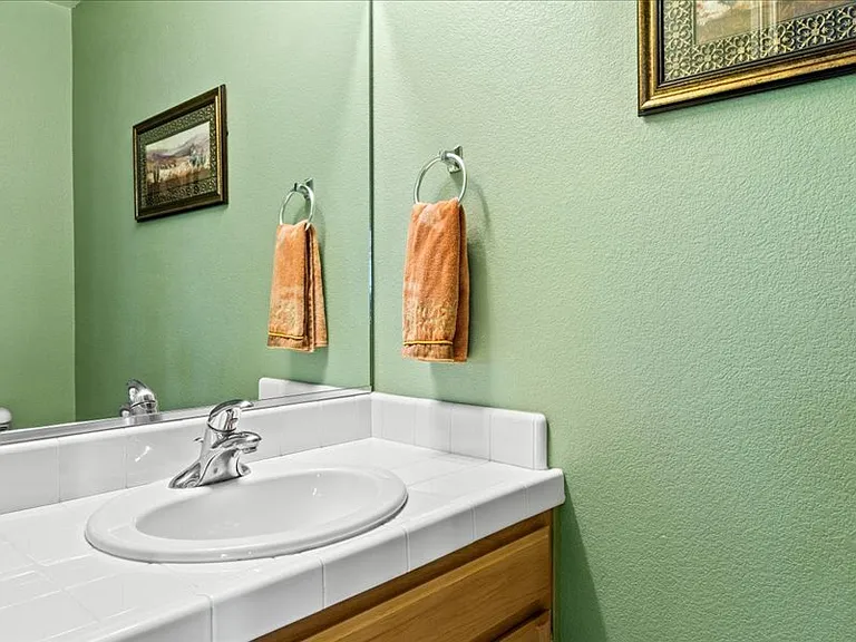966 McClelland Dr — Photo 22