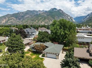9739 S Laura Lane Dr, Sandy, UT 84092