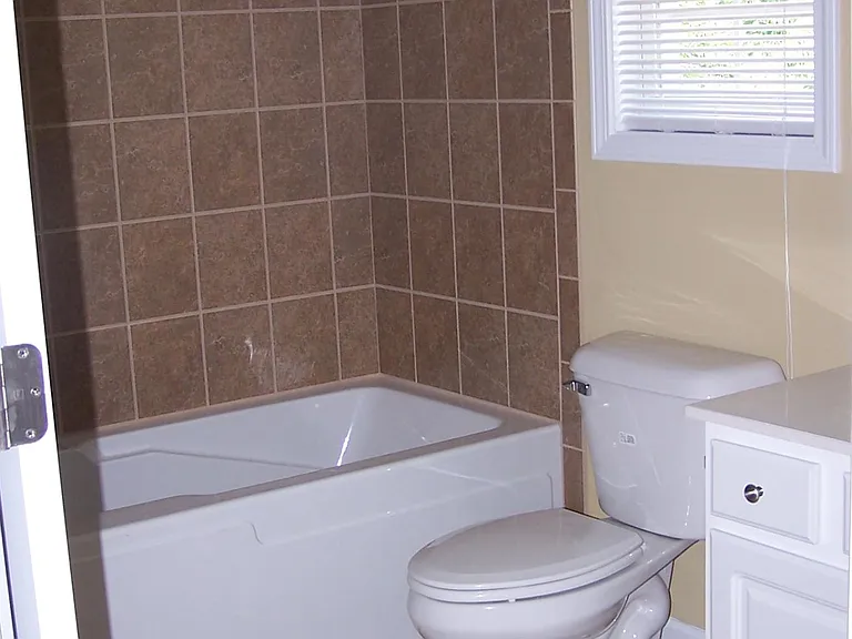 123 Eastgate Cir #B — Photo 10