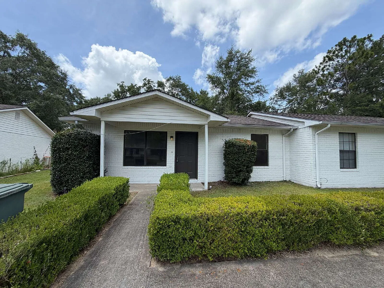 2 bed, 1.0 bath, $995 — Photo 1