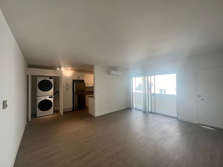 634 E Harvard Rd — Photo 6