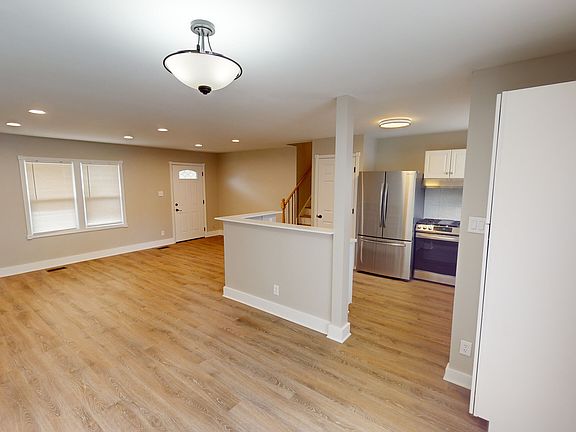 3rd image of 4407 Barnor Dr