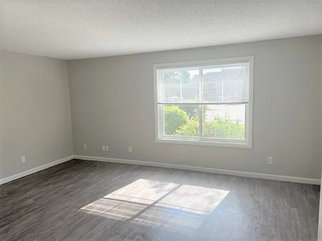 Yarmouth Pointe Apartment Homes — Photo 78