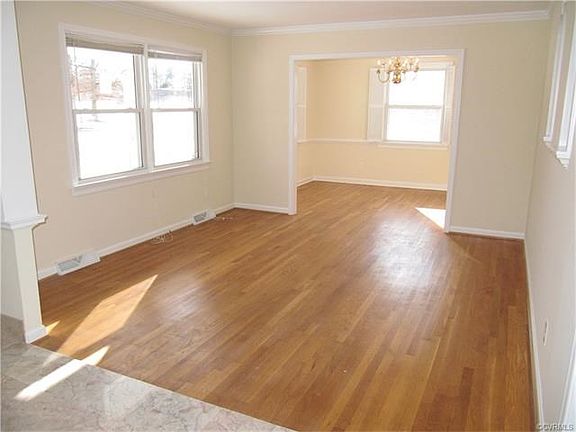 2nd image of 3902 Crystalwood Ln