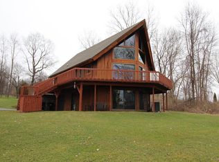 16 Lynnewood Dr, Livonia, NY 14487