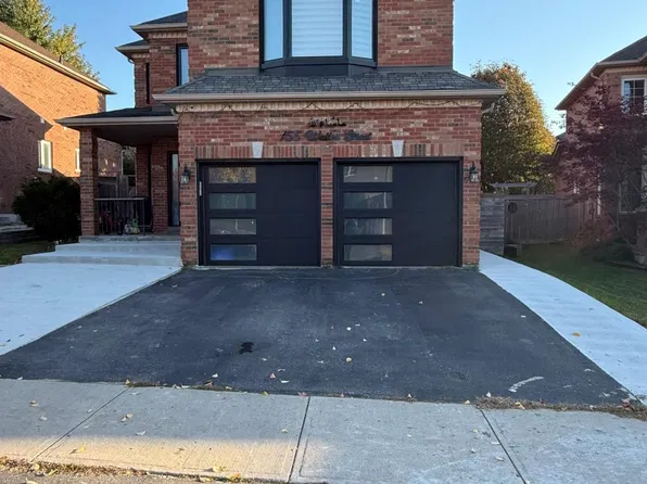 155 Waller St #Basement, Whitby, ON L1R 2P7