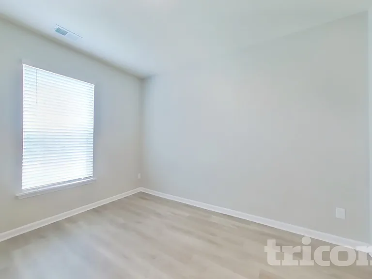 2818 Buzz St — Photo 5