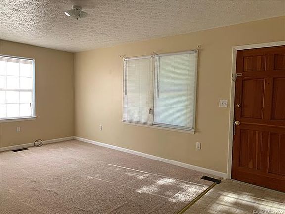 5th image of 2118 Fernwood Dr