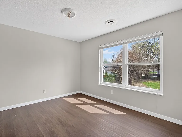5616 Hickman Rd #3 — Photo 20