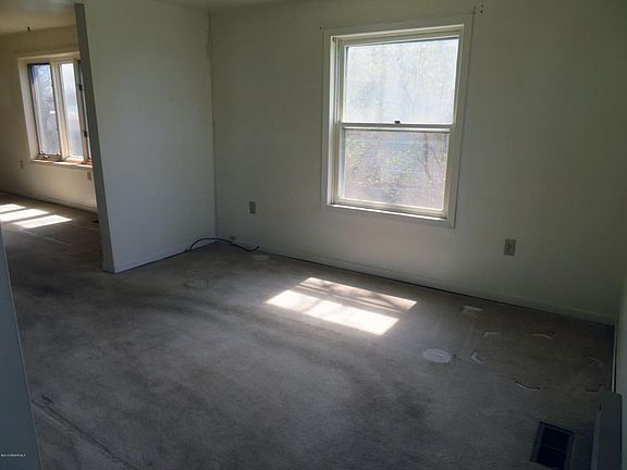 2nd image of 316 Arnold Ave S