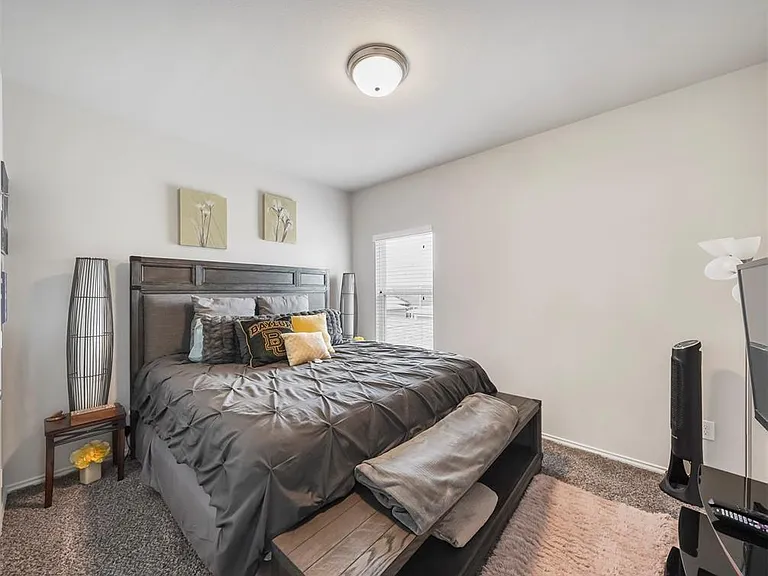 17023 Canosa Dr — Photo 26