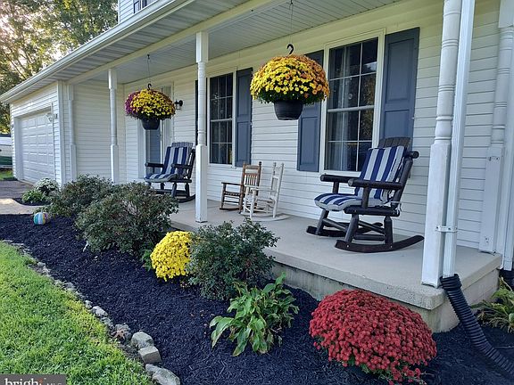 4th image of 125 Heather Cir
