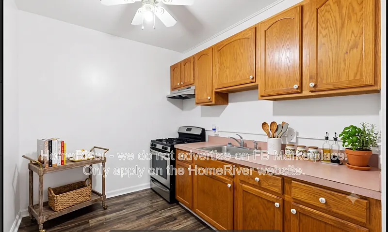1 bed, 1.0 bath, 658 sqft, $1,050 — Photo 2