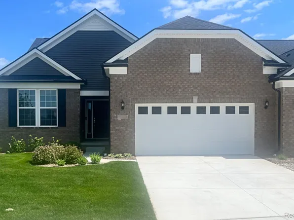 16282 Beech Tree Ln, Clinton Township, MI 48038