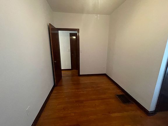 4th image of 1222 Washington Pike