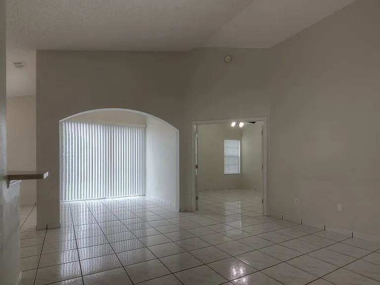 8344 Fort Thomas Way — Photo 3